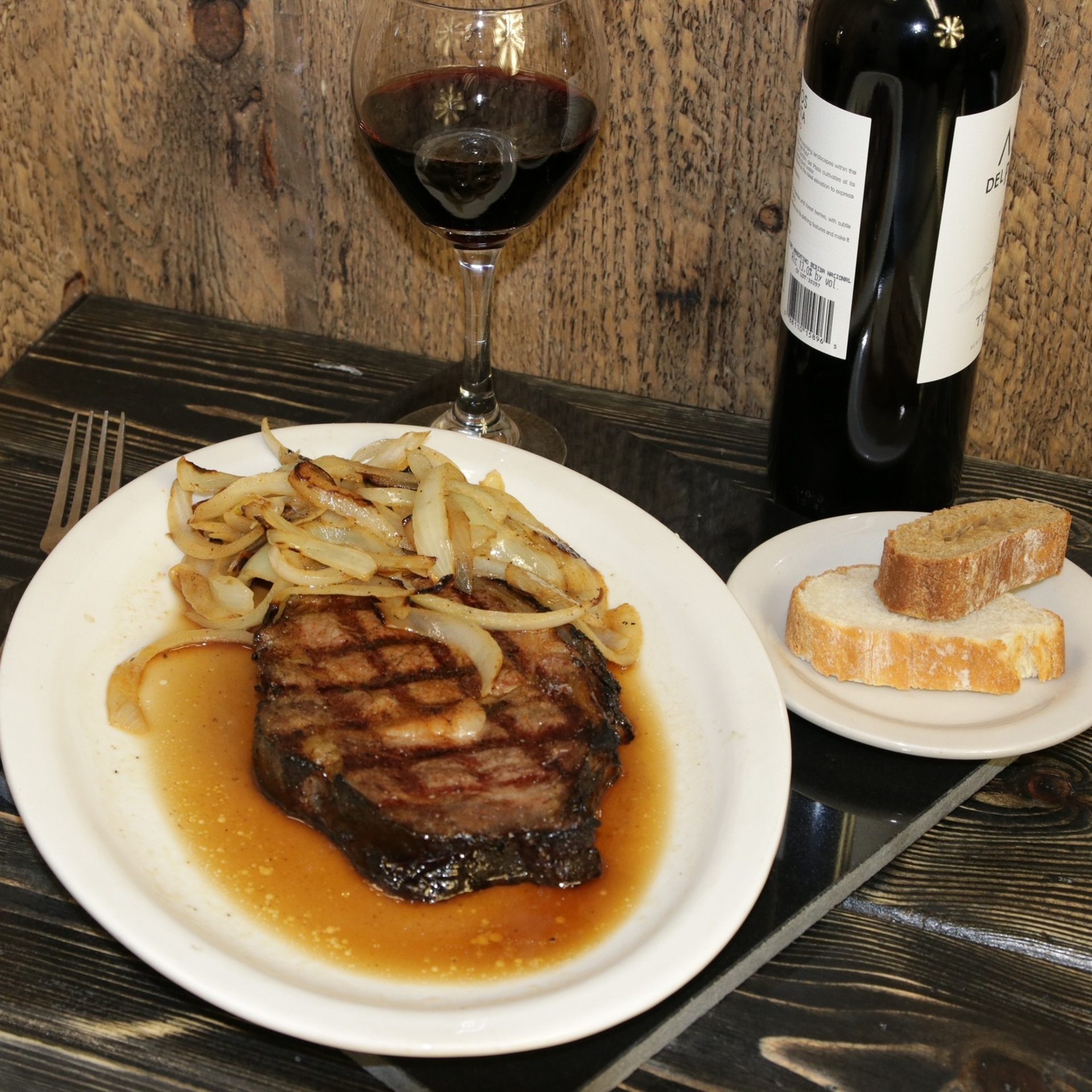 Steaks, Seafood, Pasta, and Local Favorites