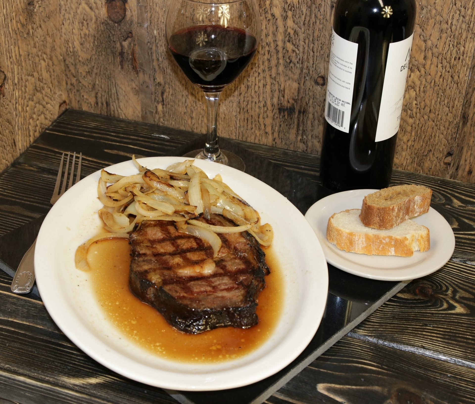 Steaks, Seafood, Pasta, and Local Favorites